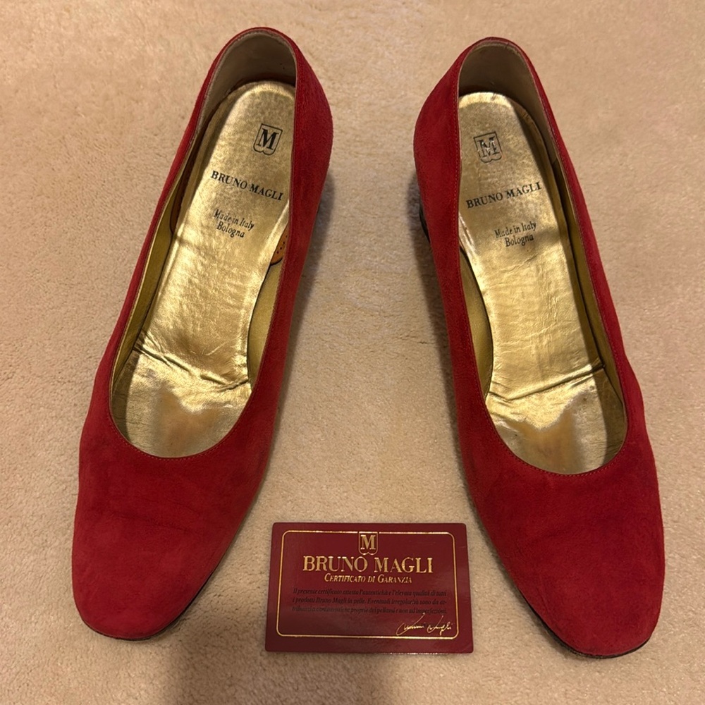Bruno Magli size 8 1/2 red suede medium heel pumps